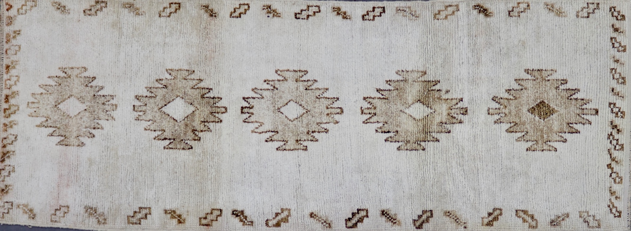 CR7990 VINTAGE 1960s KURDISH RUNNER 3'10