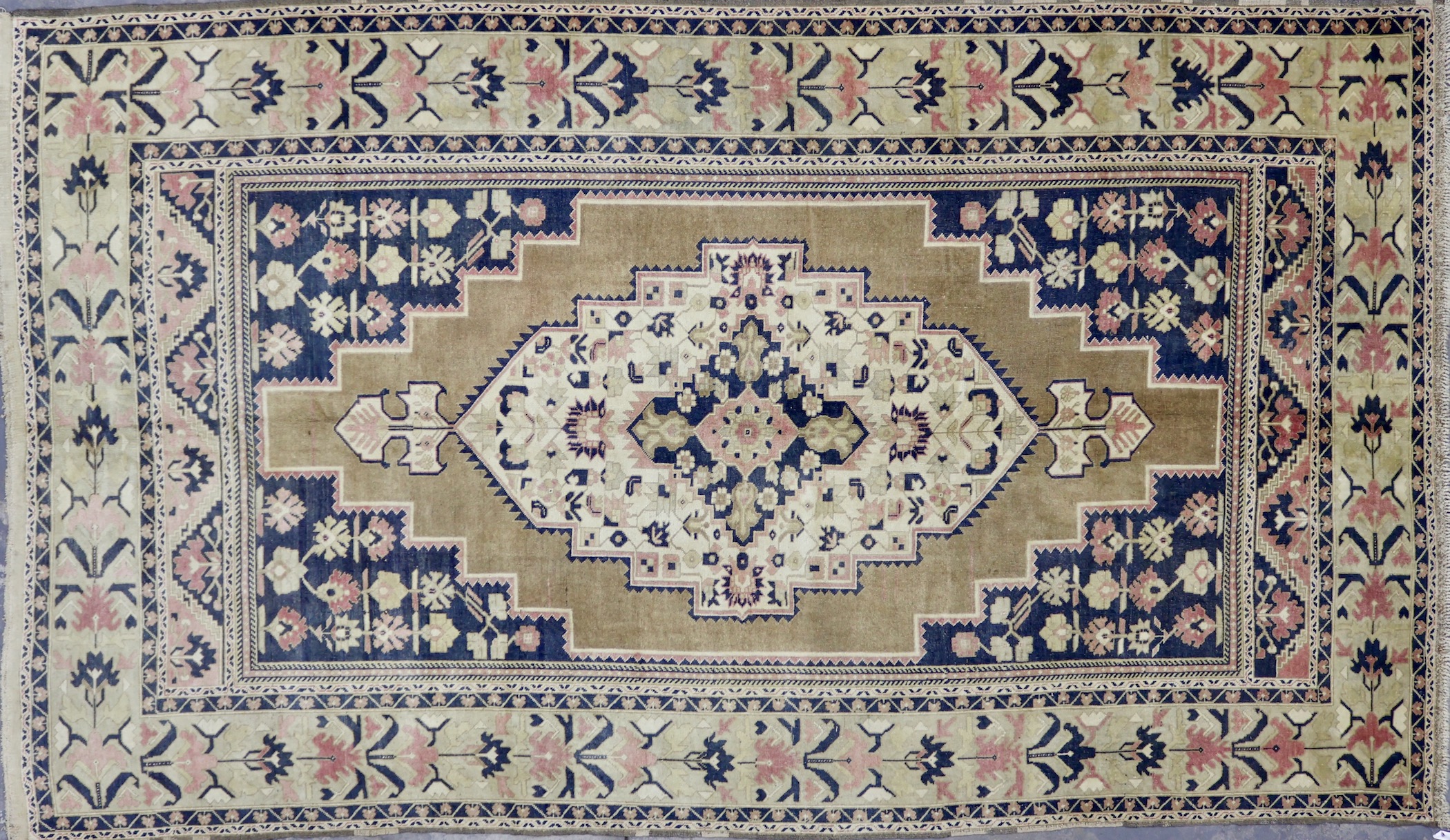CR8207 VINTAGE TURKISH TASPINAR RUG 7'3