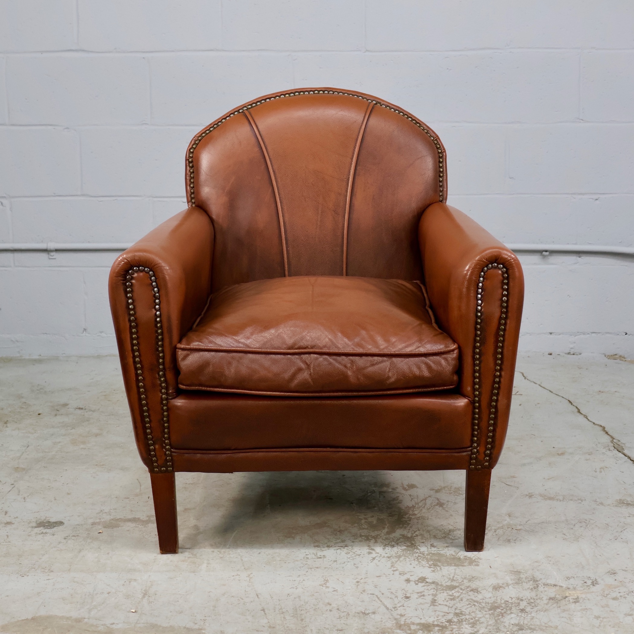 CHR247 LEATHER CLUB CHAIR WITH TRIM AND TACKS
