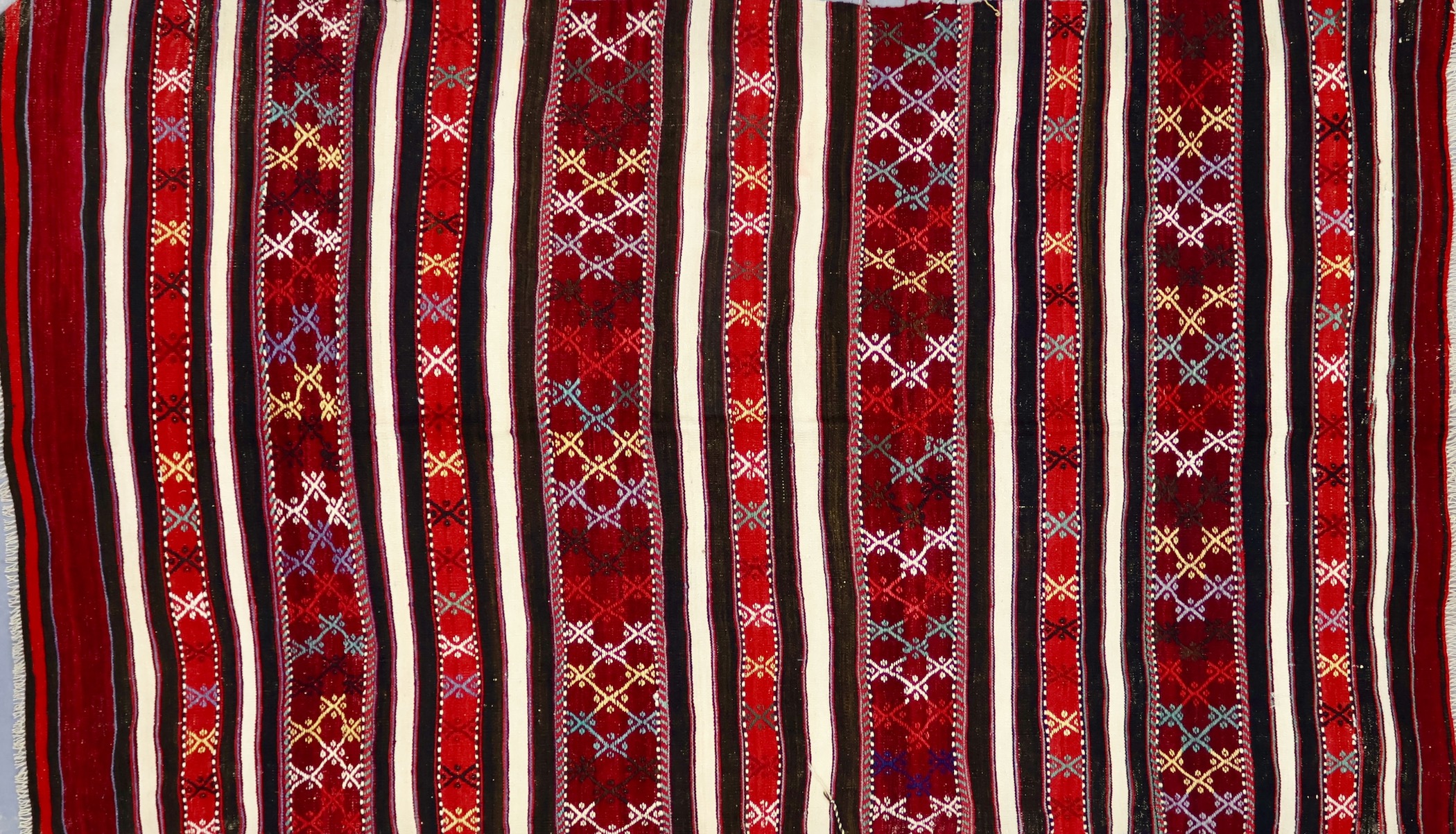 KL8530 VINTAGE TURKISH KILIM RUG 4'9