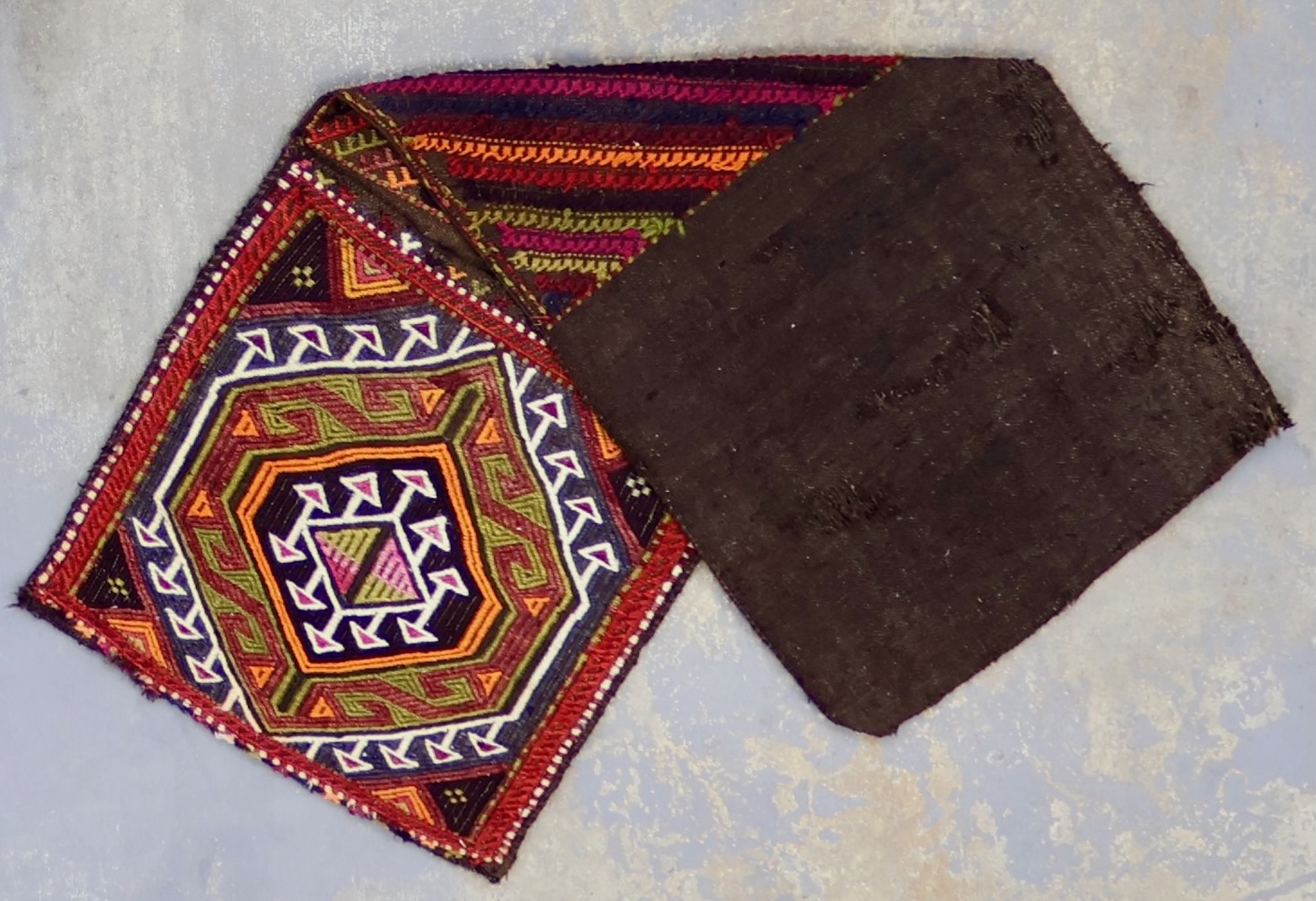 KL8646 VINTAGE 1940s TURKISH TEXTILE 1'9