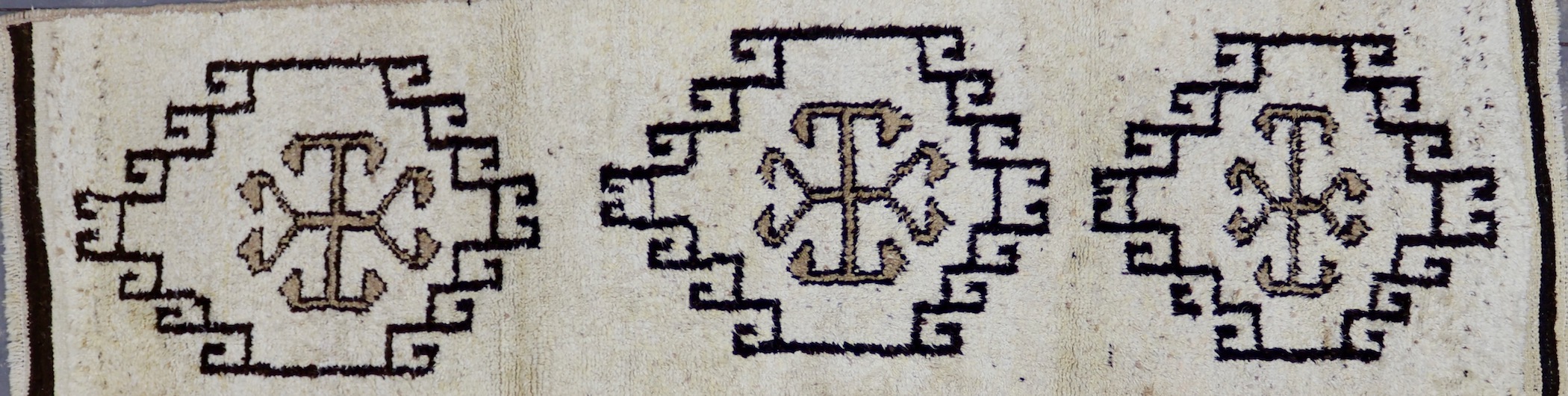 CR8092 VINTAGE 1990s KURDISH RUNNER 3'2