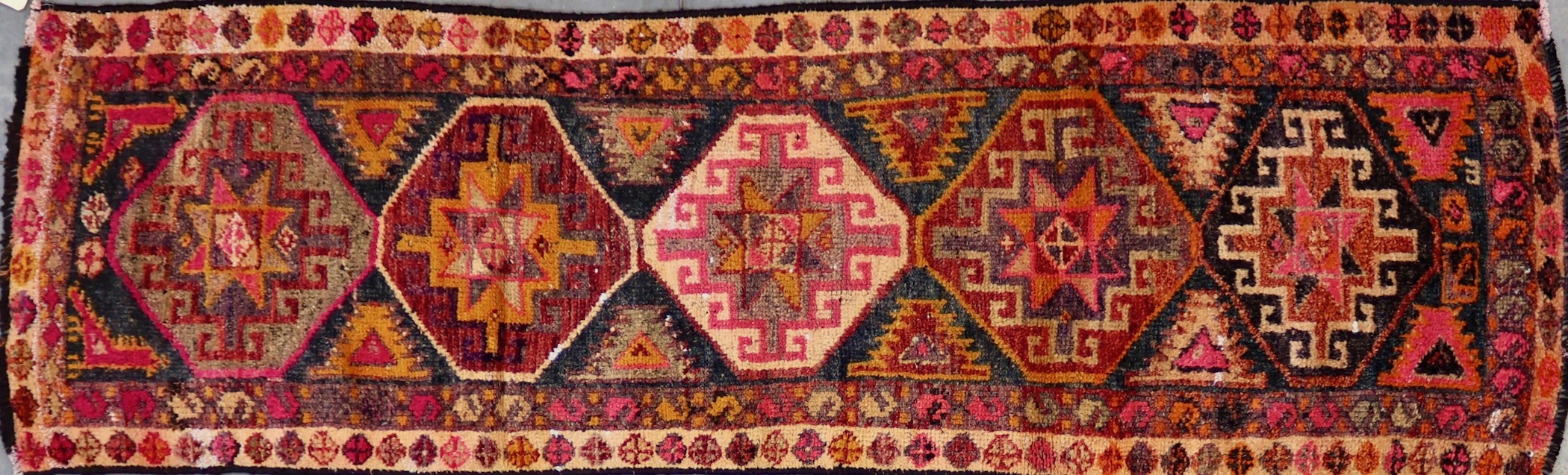 CR8509 VINTAGE 1990s KURDISH HERKI RUNNER 2'10