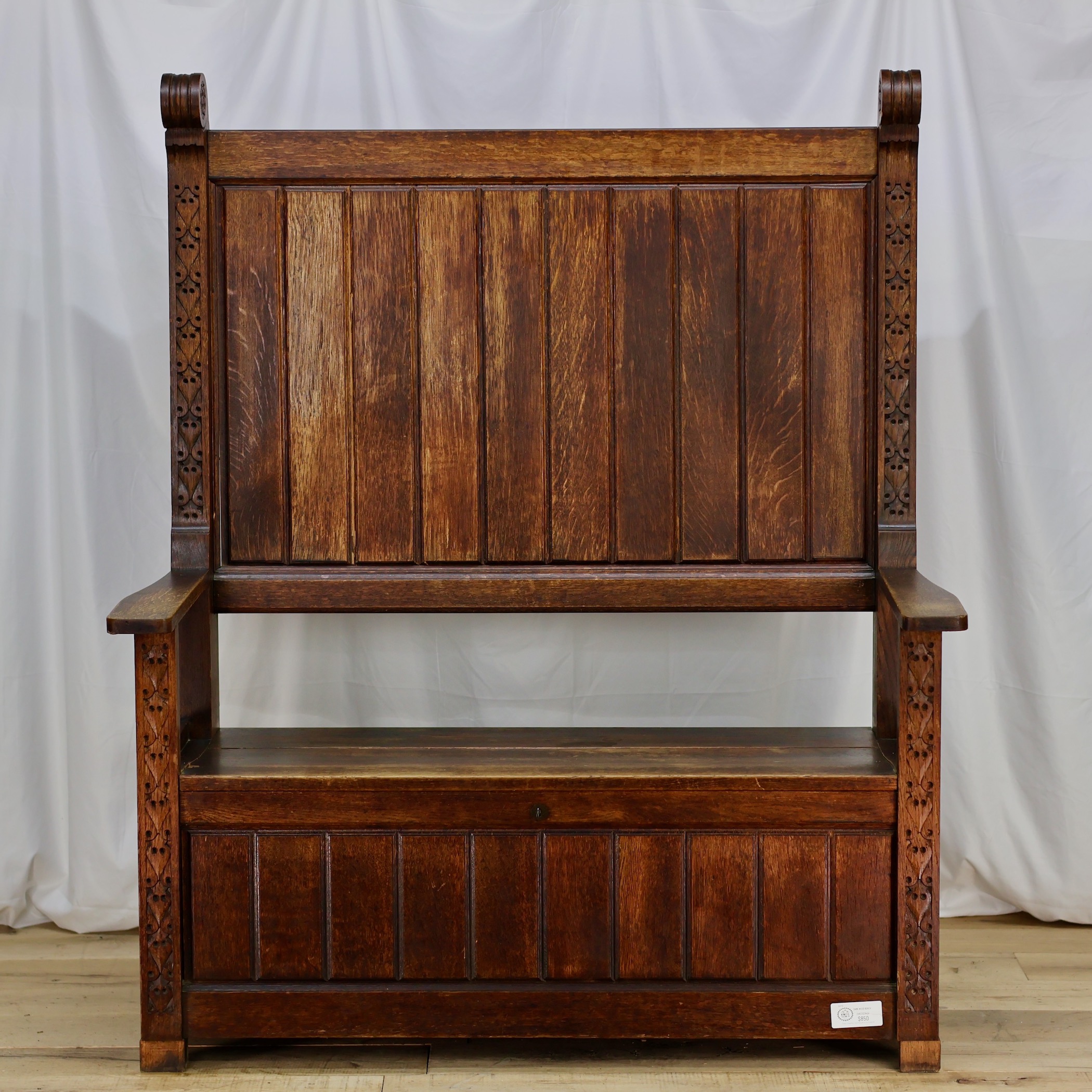 CHR284 WOODEN STORAGE BENCH