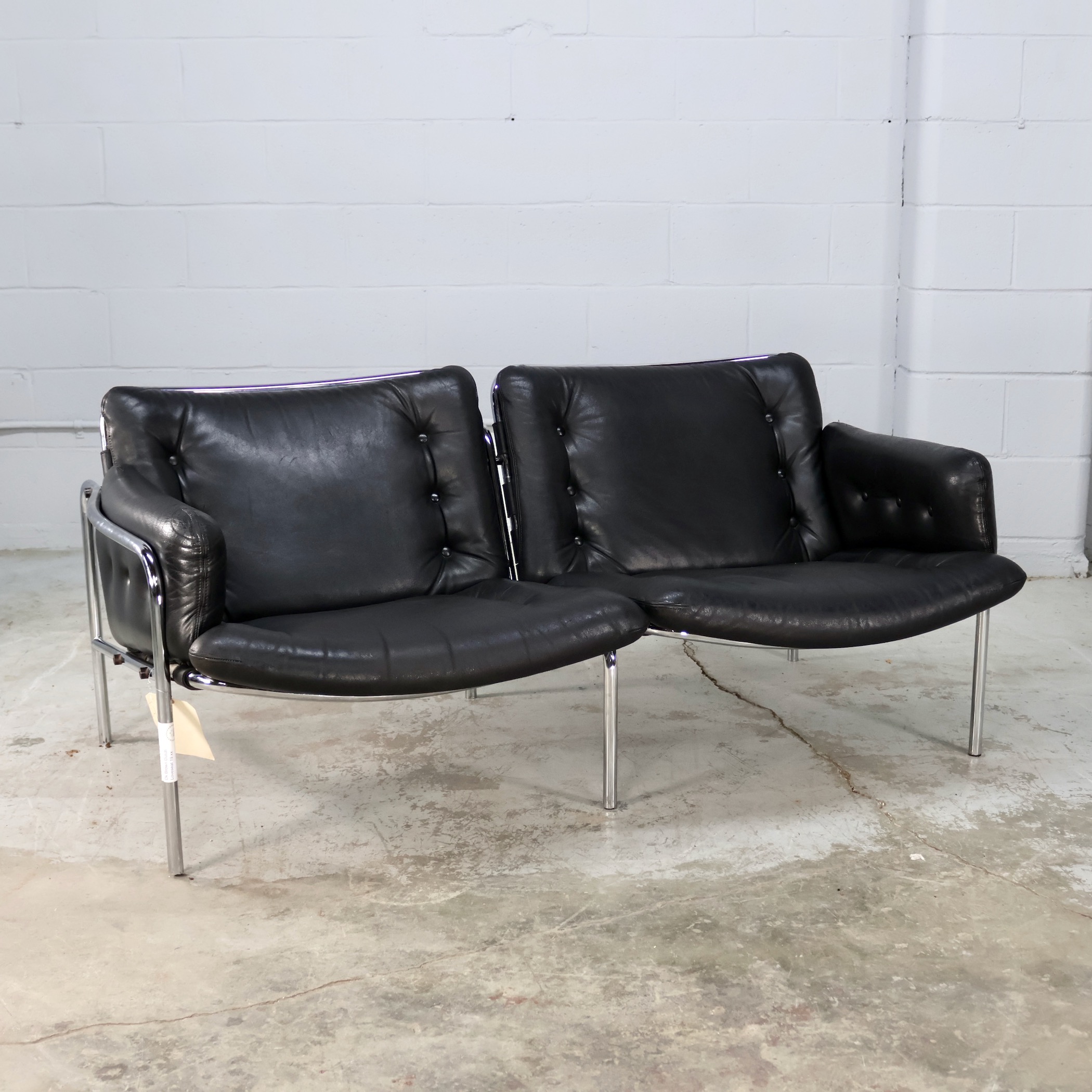 SOF363 'OSAKA' LOVESEAT BY  M.VISSER DESIGN