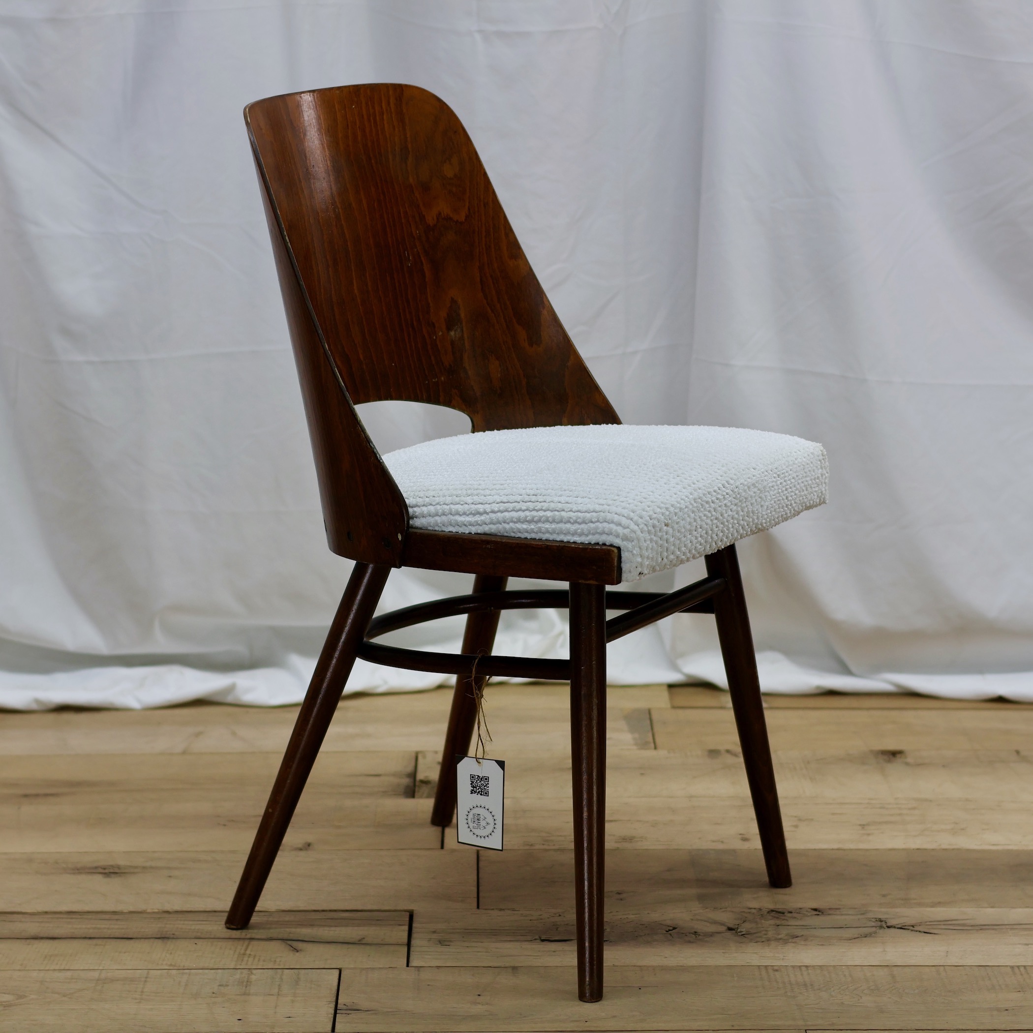 CHR342 CURVED WOOD AND UPHOLSTERY CHAIR SET