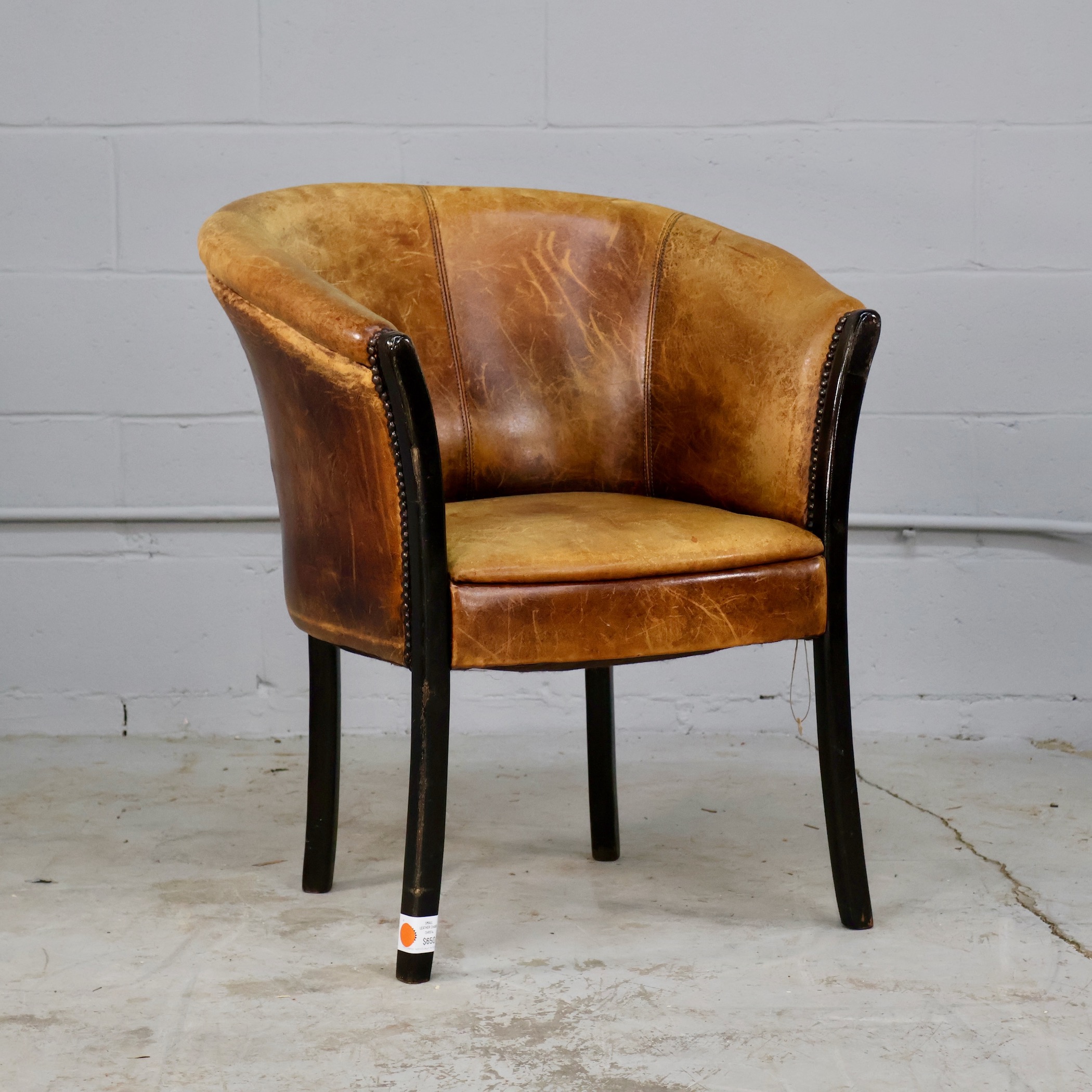 CHR514 SMALL BARREL BACK LEATHER CHAIR
