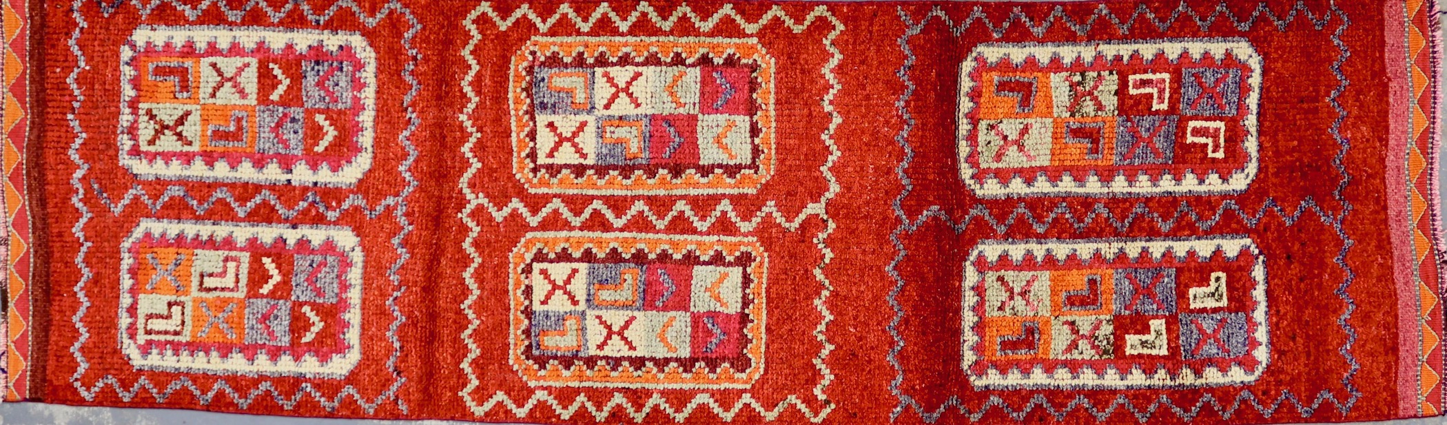 CR8480 VINTAGE 1960s KURDISH HERKI RUNNER 3'1