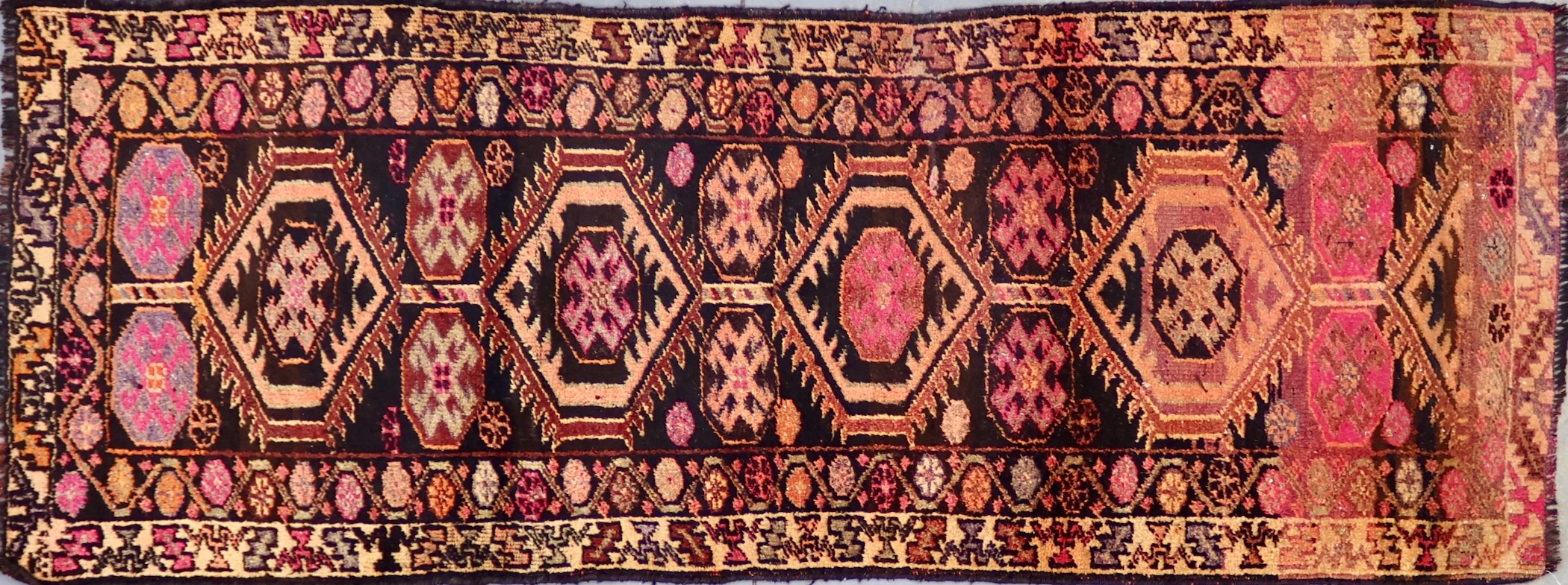 CR8594 VINTAGE 1960s KURDISH HERKI RUNNER 3'2