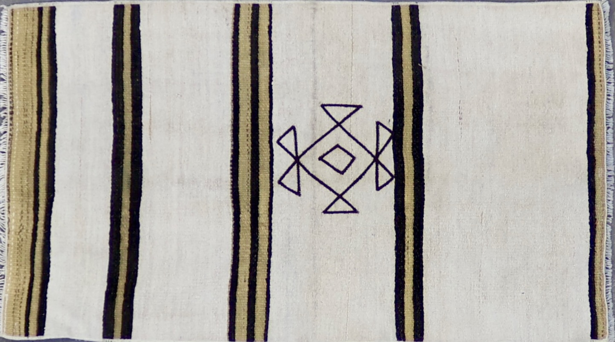 CR8643 RECLAIMED TURKISH HEMP RUG 2'2