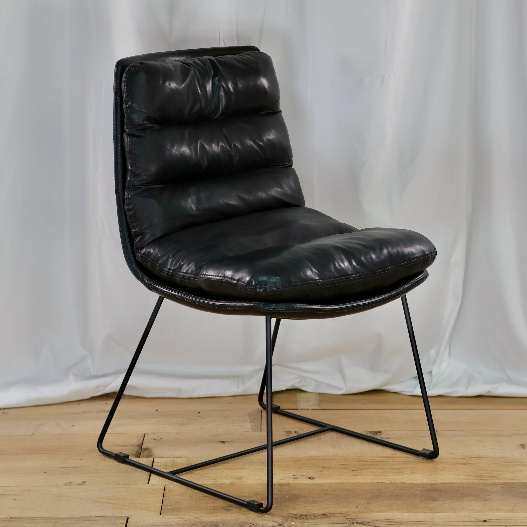 CHR734 BLACK LEATHER CHAIR