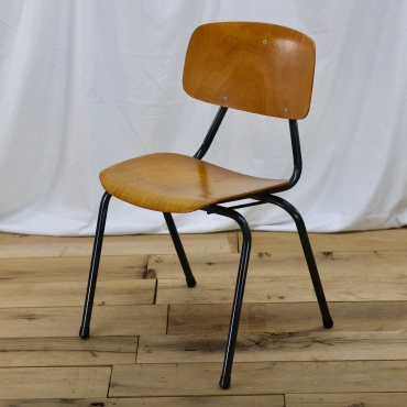 CHR225 MID-CENTURY GERMAN STACKING CHAIR WITH METAL FRAME