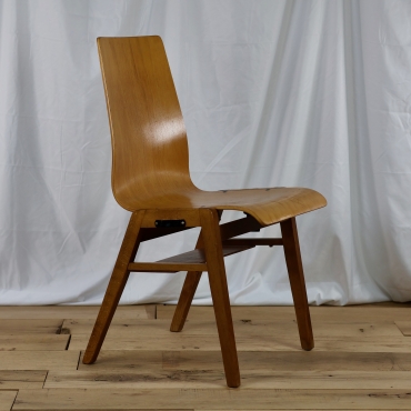 CHR163B MID-CENTURY GERMAN STACKING CHAIR WITH SHELF & FASTENER