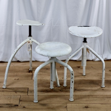 CHR1 HEIGHT-ADJUSTABLE DOCTOR'S STOOL
