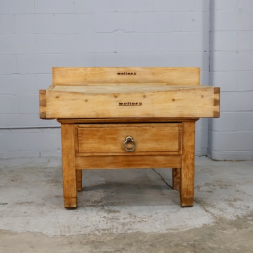 TB19 LARGE BUTCHER BLOCK TABLE