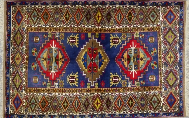 SH461 VINTAGE 1980s CAUCASIAN RUG 4'3