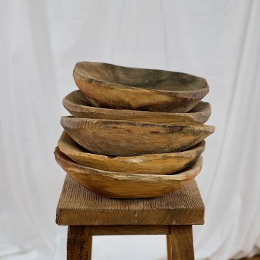 WD77 LARGE WOODEN PLATES