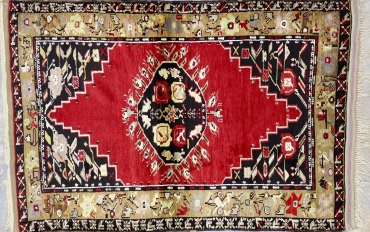 SH18 VINTAGE TURKISH KARAPINAR RUG 4'1