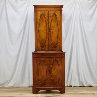 CB012 ENGLISH CORNER CABINET
